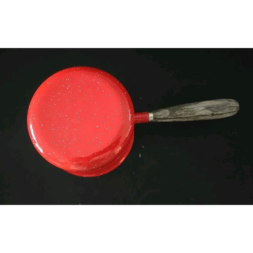 Red w‎ white speckle enamel saucepan / butter warmer w pour spout & wood handle